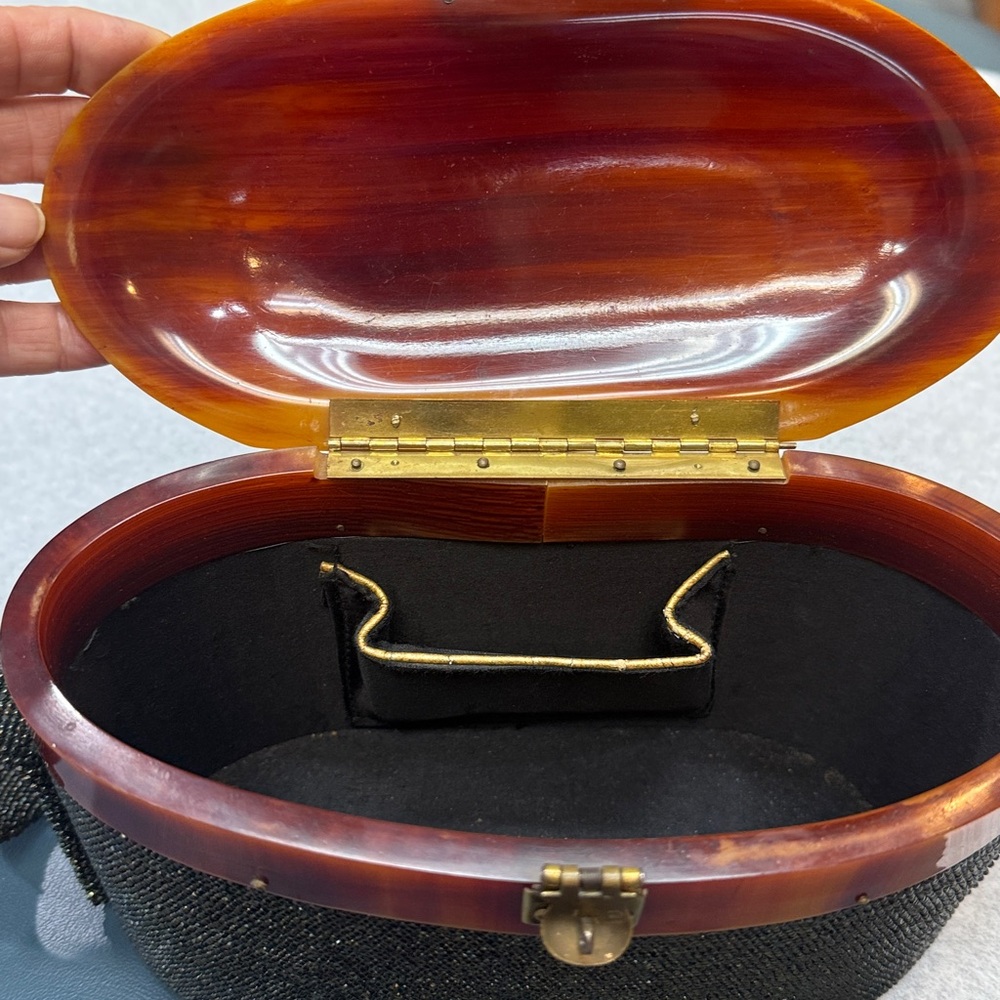 Vintage Bakelite box purse - Picture 10 of 15